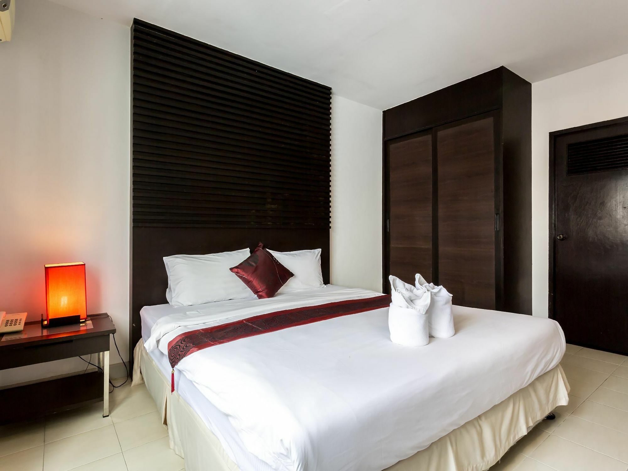 Hotel Sino House Patong Exterior foto